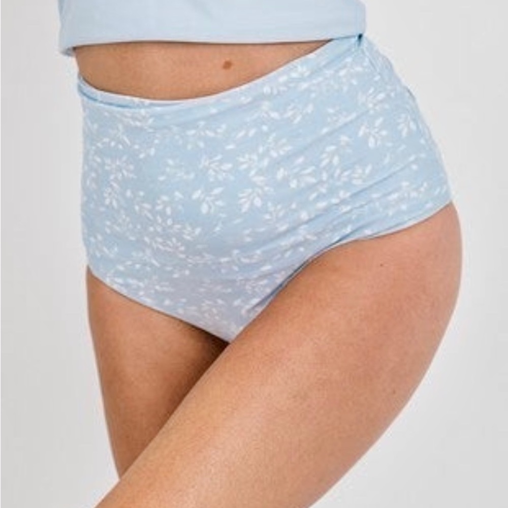 Powder Blue Leaf Ultra High Waist Reversible Bottom Size 2XL Brand Coral Reef